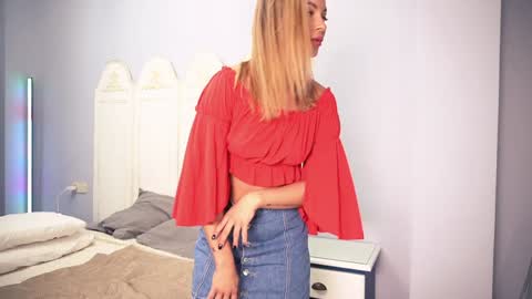 new dee online show from March 8, 9:24 am