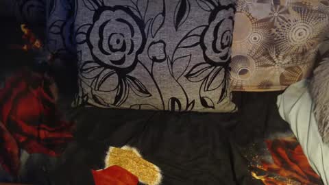 Lilly  online show from April 6, 3:17 am