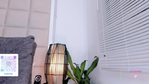 Nia online show from September 13, 3:42 pm