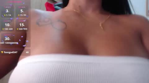 Mia online show from November 26, 9:49 pm