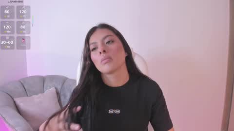 Nia online show from February 17, 1:22 pm