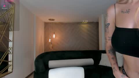 SQUIRTER DOLL    online show from October 6, 7:18 pm