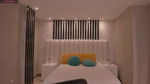 Call me Nia  online show from September 11, 7:25 pm