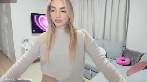 Nicole online show from October 19, 4:20 pm