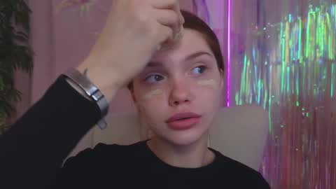 Nicole online show from December 22, 9:20 pm