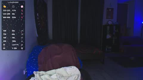 Kitty Nikki online show from April 18, 7:07 pm