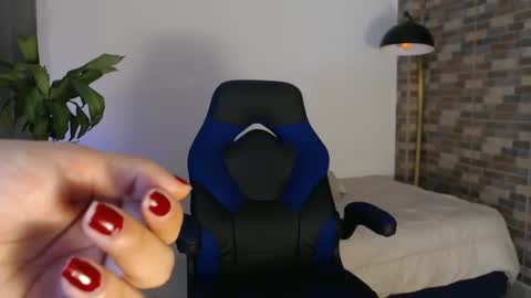 Nicole Haley online show from September 25, 6:34 am