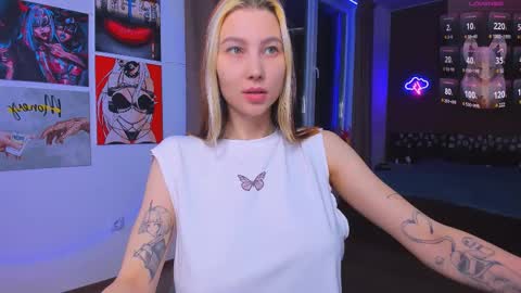 Nicole online show from February 9, 8:02 pm