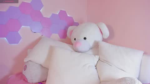 N A T A L I A online show from March 4, 11:22 pm