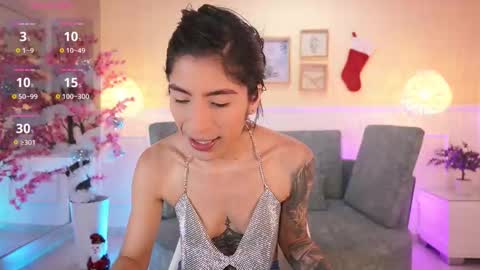 Nicole Crawft online show from November 22, 8:44 pm