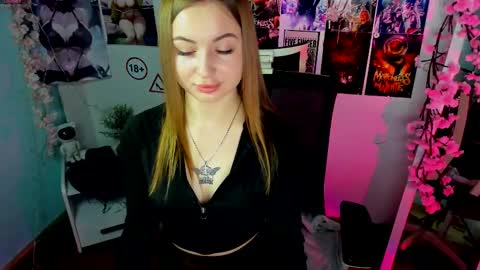 Nicole online show from December 5, 7:52 am