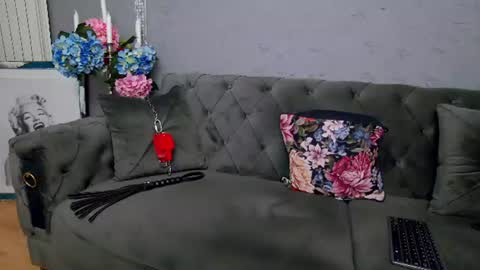 Nicole Domme online show from July 28, 3:21 pm
