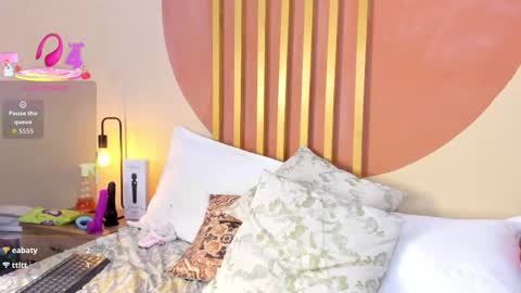 N i c o l e  online show from November 7, 9:31 pm