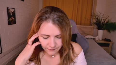 nicolehits online show from April 18, 1:57 pm