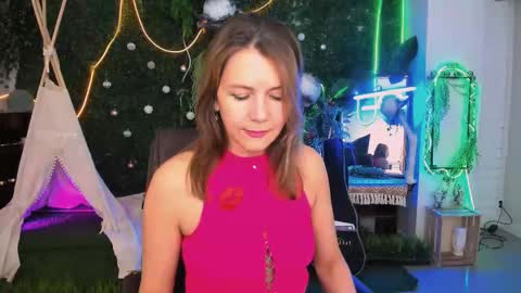 nicolehits online show from March 4, 1:50 pm