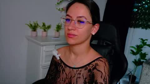 nicoleirisxxx online show from February 24, 6:12 am