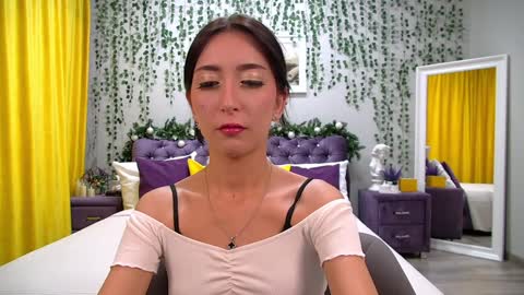 Nicole online show from December 19, 4:35 pm