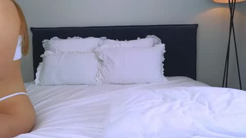 Nicole online show from October 11, 5:12 am