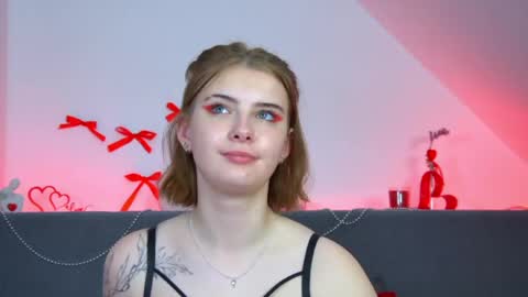 NicoleNorton online show from June 3, 2:33 pm