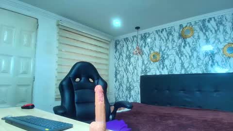 NICOL-JARAMILLO online show from February 13, 9:06 pm