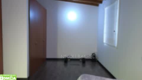 Nicoll  Independent model online show from November 16, 5:02 pm