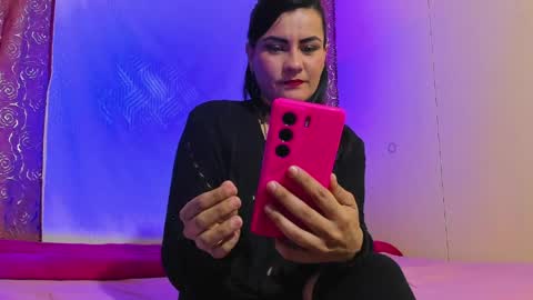 nicolle gomes online show from April 28, 2:27 am