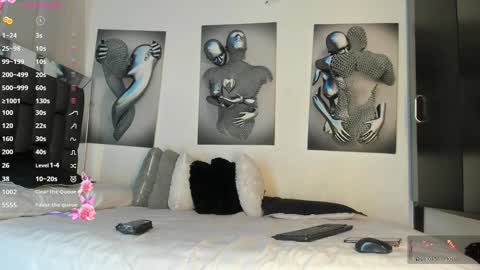 nicolle_hanks1 online show from December 13, 2:10 am