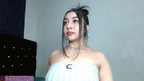 Nicolle online show from October 29, 5:15 pm