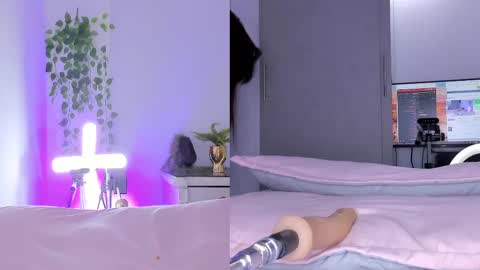 Nicolle Saenzz online show from September 21, 7:34 pm