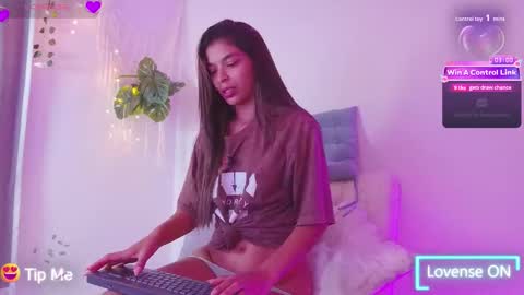 Nicolle online show from February 3, 2:53 am