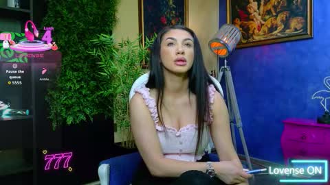 Nicolle online show from March 17, 10:30 am