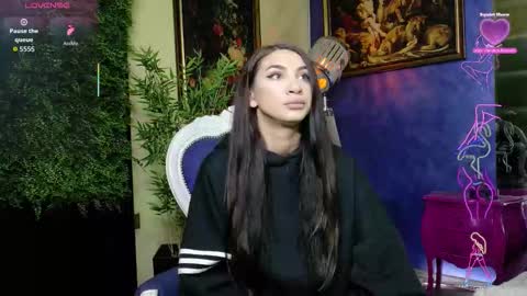 Nicolle online show from December 2, 11:23 am