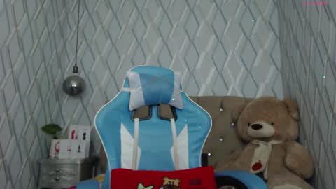 Nicolle Miley online show from March 6, 1:48 am