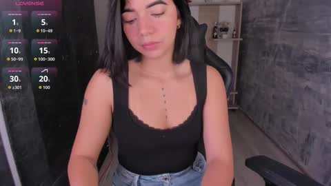 NicolRoss online show from October 12, 1:02 pm