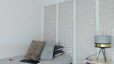 Niicole online show from November 11, 10:07 pm