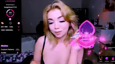 nikigoddesss online show from April 29, 12:19 pm