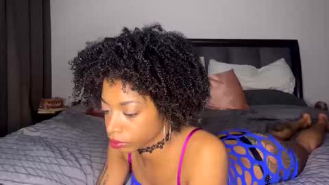 nikitalove104 online show from September 29, 10:15 pm