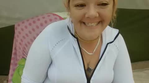 nikkinastyslut online show from May 10, 4:42 pm