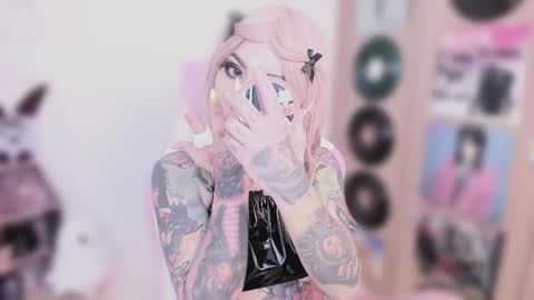 Nikki Ramone   online show from January 14, 11:37 am