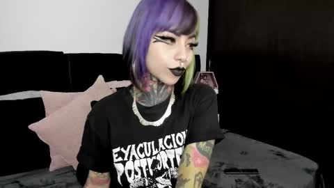 Nikki Ramone   online show from February 28, 2:09 am