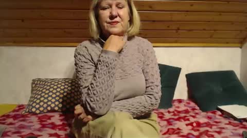 Nikole1 online show from October 18, 5:15 pm