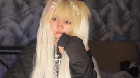 nikoli_naw online show from May 9, 7:16 pm