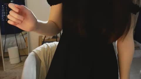 Jennet online show from December 3, 5:26 pm