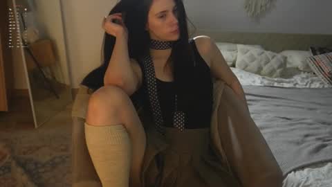 Jennet online show from November 6, 2:45 pm