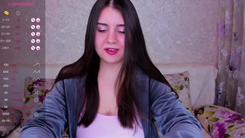 Nina online show from January 11, 1:32 pm