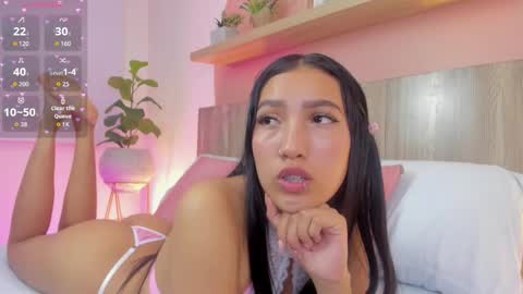 N I N A online show from November 28, 4:15 am