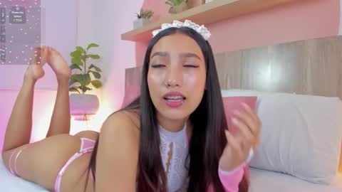 N I N A online show from November 20, 7:48 pm