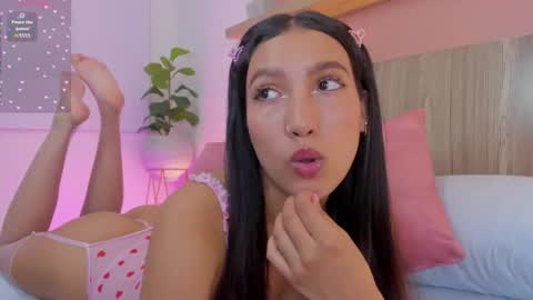 N I N A online show from November 13, 7:57 pm