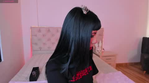 Nina Fox  online show from April 15, 2:28 pm