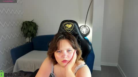 nina lunaa online show from September 28, 8:19 am